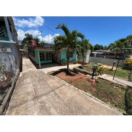 SE VENDE CASA CÉNTRICA RN...