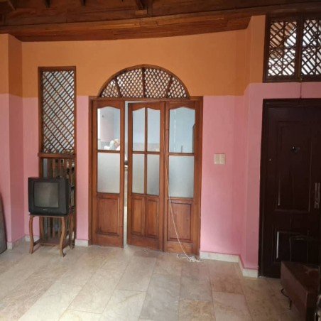 Se vende casa céntrica con...